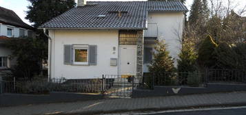 Büdingen Innenstadt: Helles, freundliches Architektenhaus mit großem Garten