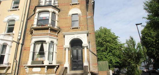 Flat to rent in Petherton Road, London N5