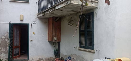 Casa indipendente in vendita a Carezzano