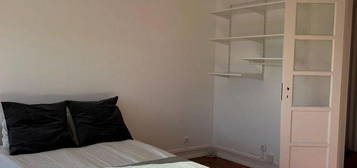 517285 - Quarto com cama de casal em...