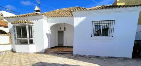 Chalet en La Banda-Campo de F&#xFA;tbol