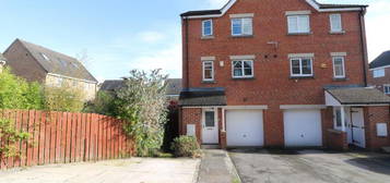 4 bedroom semi-detached house to rent