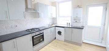 2 bed flat to rent