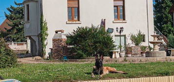 Maison ancienne avec grande piscine