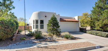 7236 Hawthorn Ave NE, Albuquerque, NM 87113