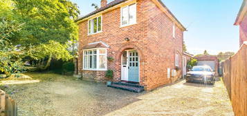 3 bed detached house for sale