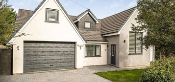 5 bed detached house for sale