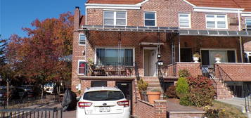 14101 68th Dr, Flushing, NY 11367