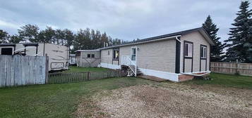 5533 N 51st St #5531, Berwyn, AB T0H 0E0