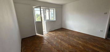 Apartament 2 camere, 56 mp - Zona Primăverii 42.000 E Neg.