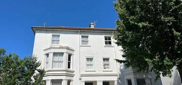 Flat to rent in Ventnor Villas, Hove, 3Dd. BN3