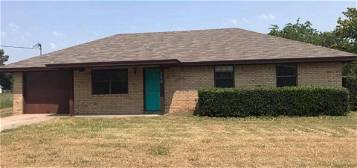 308 W 5th St, Weatherford, TX 76086