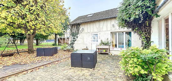 A vendre Centre Ville de Dreux Maison 10 pièces avec jardin et parking