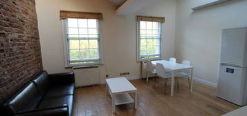 Maisonette to rent in Mile End Road, London E3