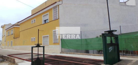 Casa adosada en venta en Canal de Riego, Catral