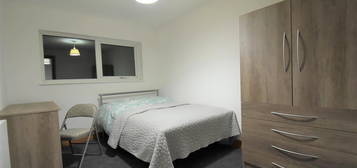 7 bed shared accommodation to rent