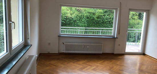 Friedberg-West, helle 4 Zimmer Wohnung, ruhige Lage