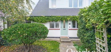 3 bed semi-detached house for sale