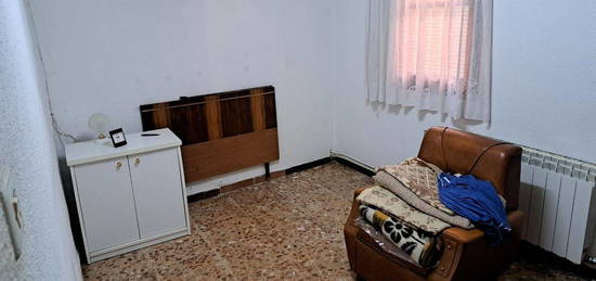 Casa de pueblo en venta en  azafran, 2