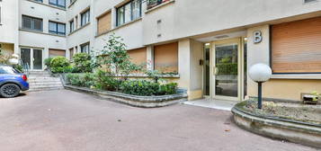 Appartement 2 pièces 42m2 Rue Yvart