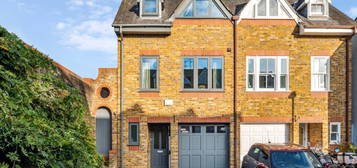 4 bedroom terraced house for sale