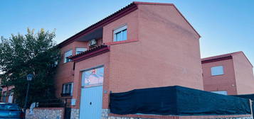 Casa o chalet en venta en Calle Miguel Delibes, Rielves