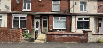 Terraced house to rent in Washington Grove, Doncaster DN5