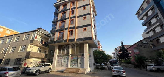 KARTAL ESENTEPE'de 2.KAT 80m² KATTA TEK SATILIK 2+1 DAİRE