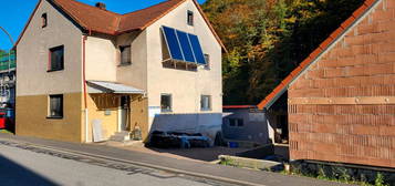 Einfamilienhaus mit Garage/Gewerbe in Krombach