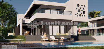 Moradia de Luxo Nova T4+1 em Vilamoura