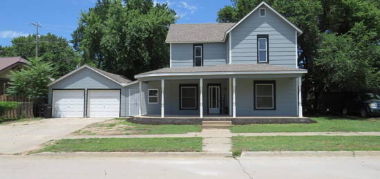 212 Main St, Augusta, KS 67010