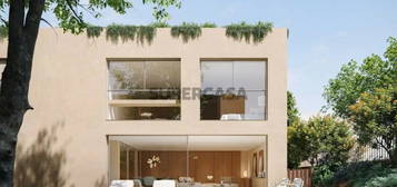 Moradia T4 de Luxo com Piscina Privada para Venda, junto à Quinta da Marinha, Cascais