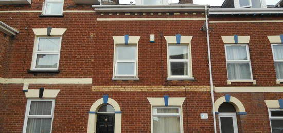 5 bedroom terraced house