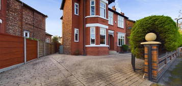 4 bed detached house for sale