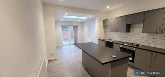 2 bedroom terraced house