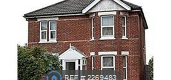 Detached house to rent in Alma Road, Bournemouth BH9