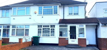 3 bedroom semi-detached house to rent