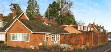 2 bed detached bungalow for sale