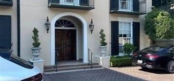 2721 St Charles Ave Apt 1A, New Orleans, LA 70130
