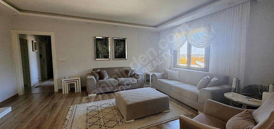 Beykoz Çubuklu Şişecam Şimşek Sitesinde 3+1 yenilenmiş daire