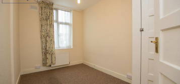 Maisonette for sale in Bicknoller Road, Enfield EN1