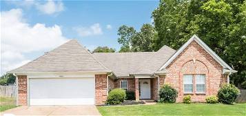 9456 Stone Point Dr, Olive Branch, MS 38654