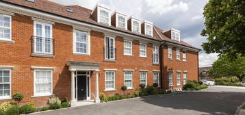 Flat to rent in Imperial Heights, Manor Road, Chigwell IG7