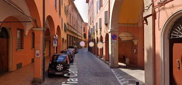 Bilocale via Cartoleria, Santo Stefano, Bologna