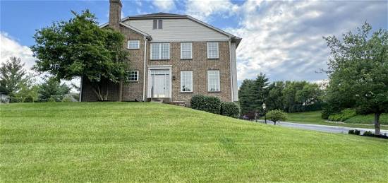 1653 Castle Hill Ln, Fort Wright, KY 41011