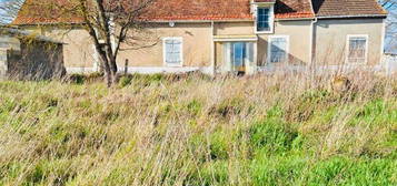 Maison 200m carrés à rénover sur 1,5ha