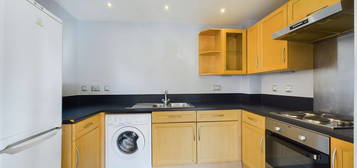 Flat to rent in Ottawa Court, Broxbourne EN10