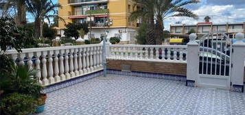 Chalet adosado en venta en avenida Mar Menor, 31