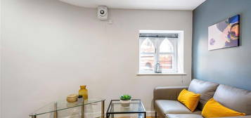 Flat to rent in Flat 4, 40 Hyde Terrace, Leeds LS2