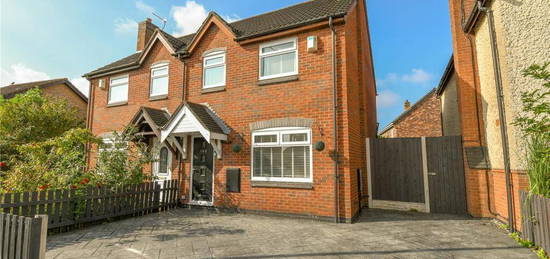 3 bedroom semi-detached house for sale